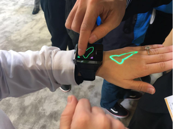 一数科技ASU Watch亮相CES 虚拟触控技术惊艳众人