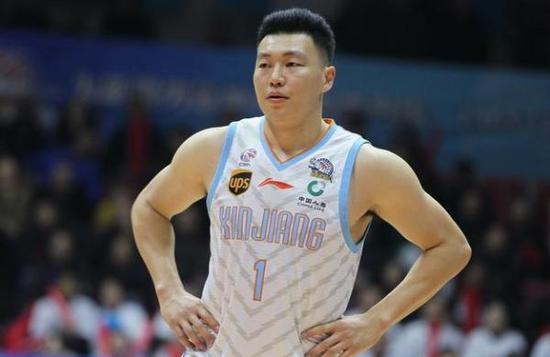 李根因为肘击对手被停赛3场。