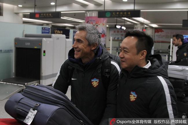 权健主帅索萨