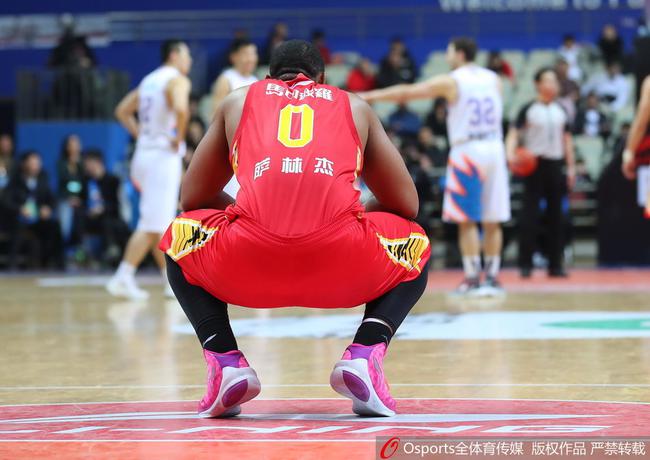 萨林杰空砍37分16篮板