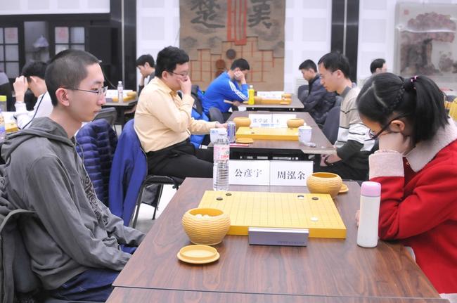 对局中的周泓余