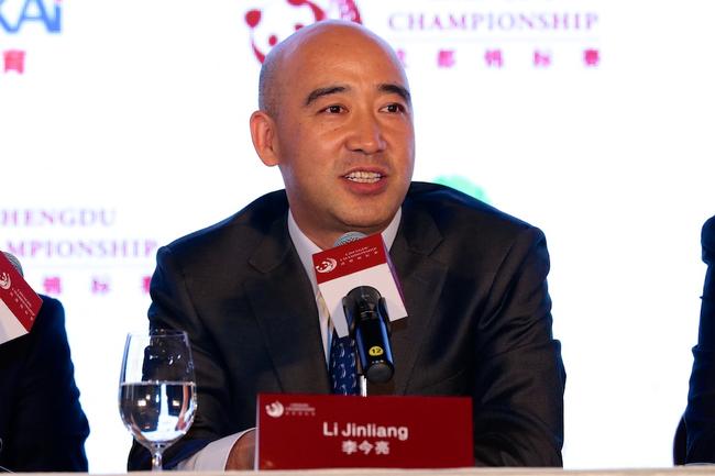 中国高尔夫球协会竞赛部负责人李今亮回答提问
