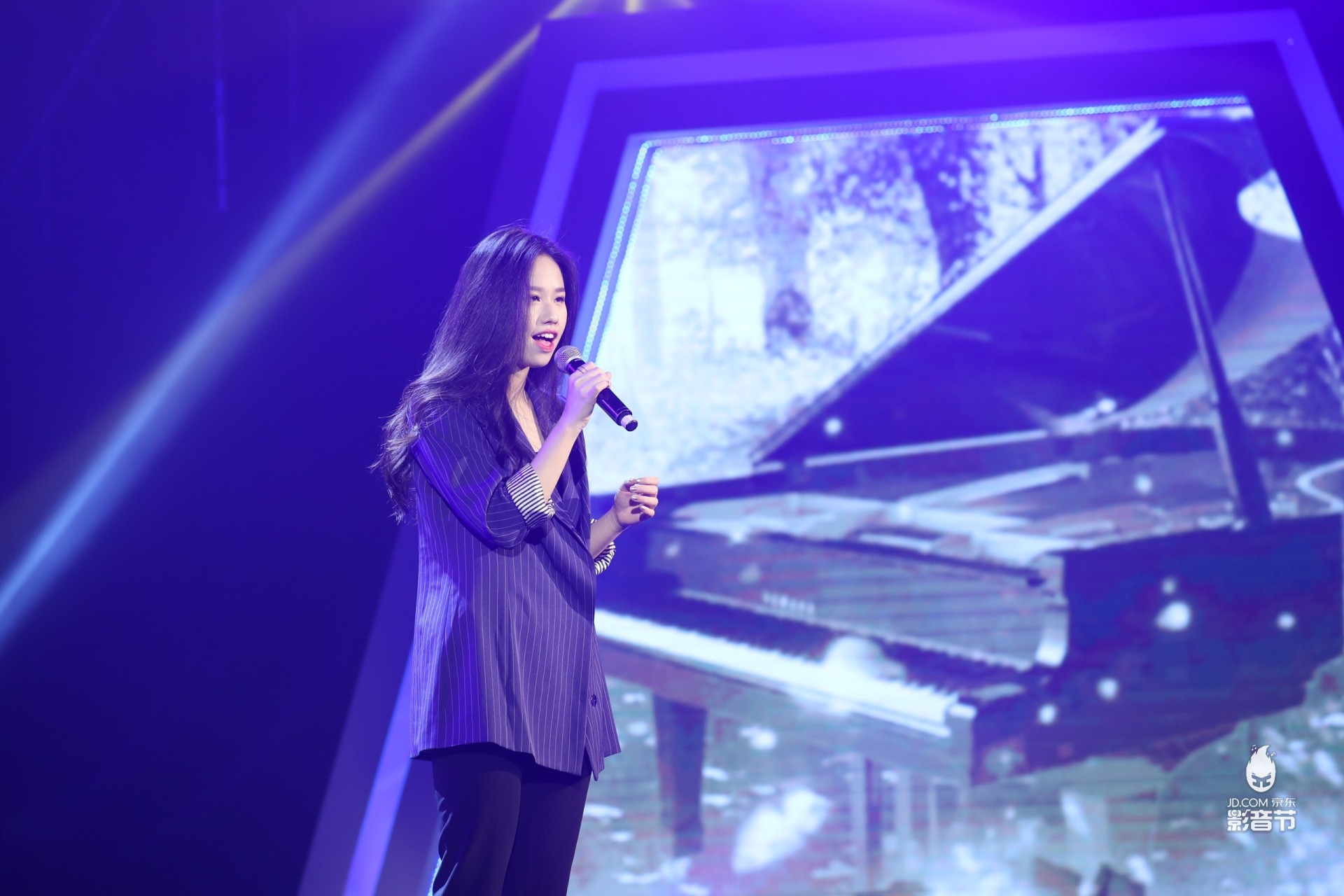 毛不易郝云现身上海，实力演唱点燃π-京东影音节