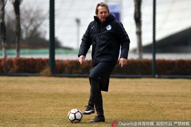 大连一方新帅舒斯特尔