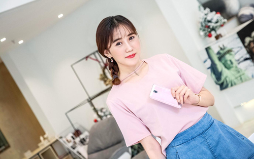 春日少女心，酷比手机 F1珊瑚粉美女图赏