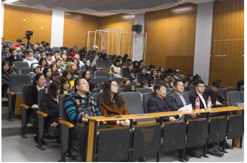大连广告产业园承办的“春田奖”走进大连工业大学