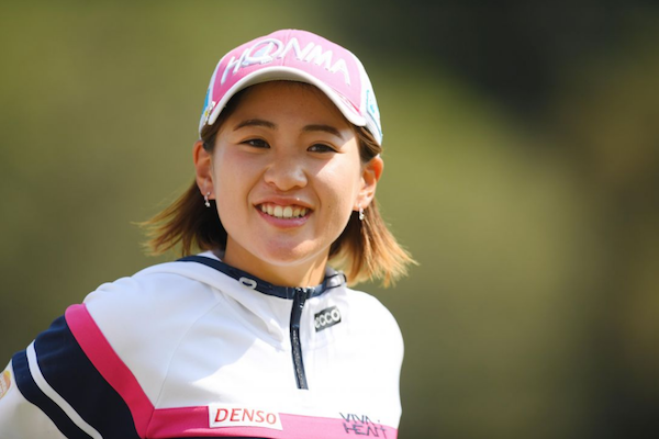 永井花奈打出一杆进洞领先