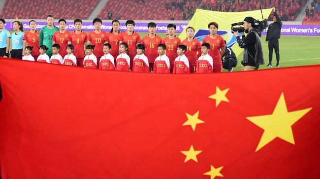 中国女足即将启程征战