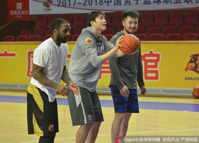 山东连续两客场十分艰险