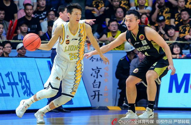 广厦队主场击败了山东