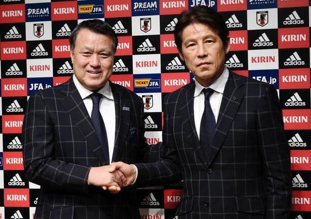 日本足协田屿幸三和新任主帅西野朗