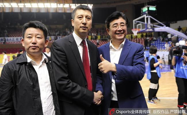 辽宁省体育局局长宋凯赛后与郭指导合影