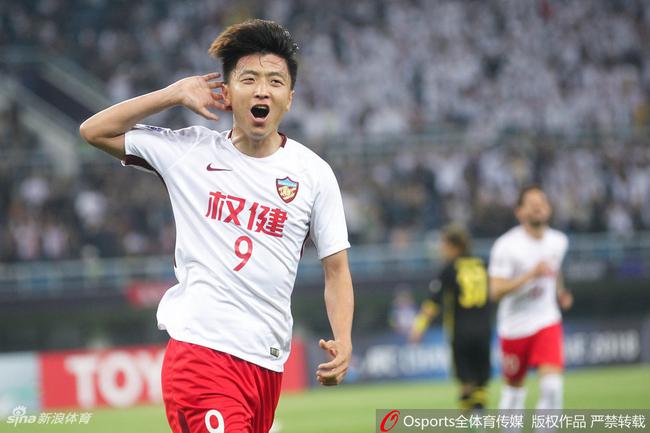 杨旭庆祝