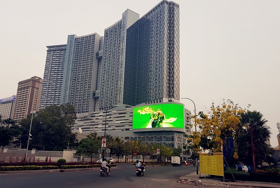 艾比森再下一城，为“东方巴黎”打造最大户外屏！