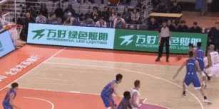 贺希宁一挑三上演乾坤大挪移