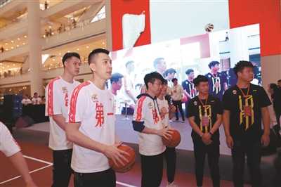 杨鸣