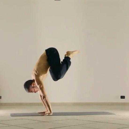 男生瑜伽
