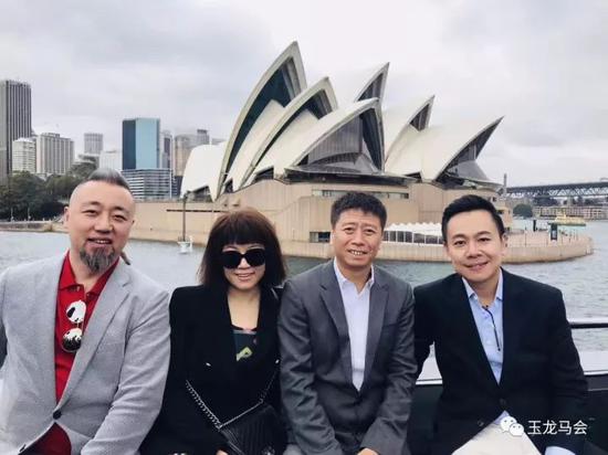 图:玉龙马业高层出席首届“巅峰赛”抽签仪式