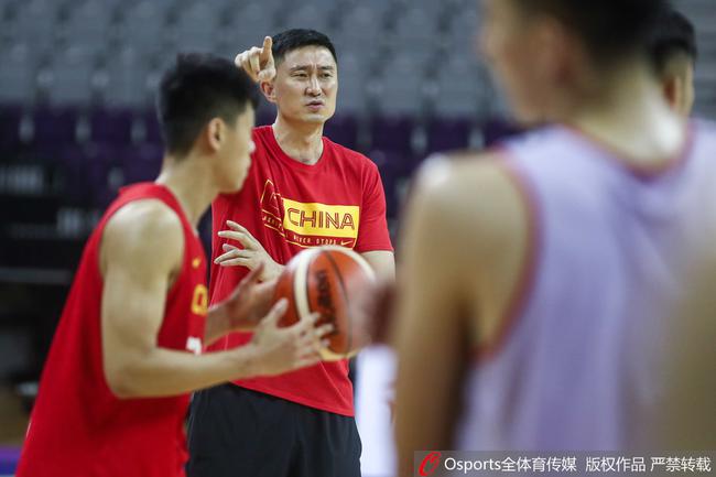 中国男篮蓝队主帅杜锋