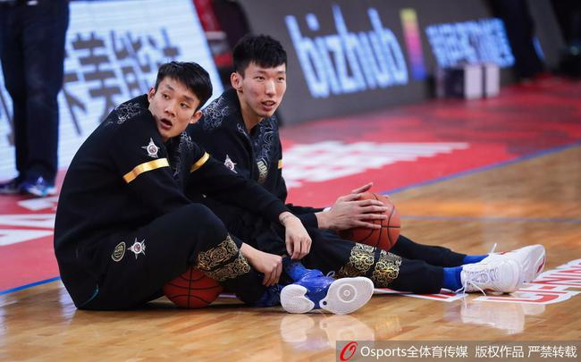 周琦小丁目前皆在美国