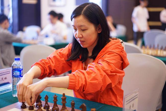 国象快棋赛冠军卢尚磊