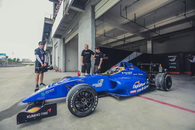 2018壳牌喜力国际汽联F4中国锦标赛成都站首回合比赛结束