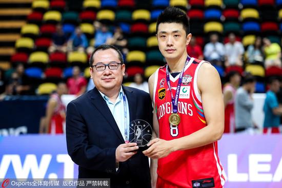 鞠明欣荣获MVP