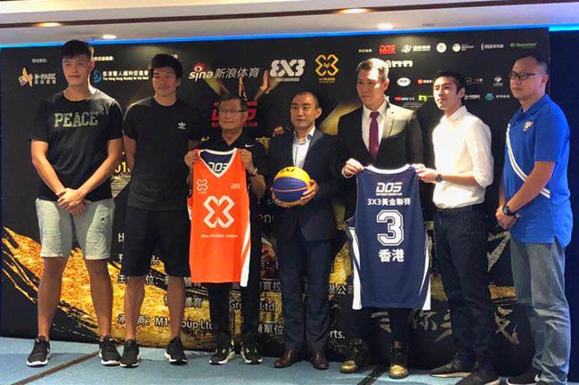 3X3黄金联赛香港赛区主办方及球员代表合影留念