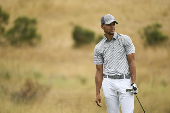 库里在艾莉梅精英赛周三的练习轮中 Ryan Young/PGA TOUR