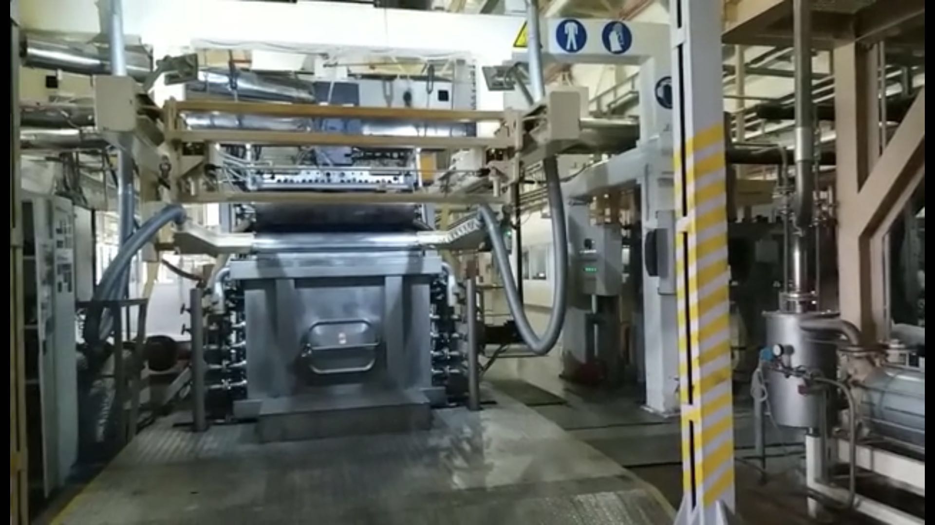LVT地板卷材大型生产线机械设备整套机组