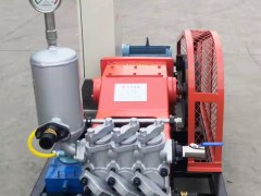 水泥砂浆输送泵 新一代GPB-10变频三缸柱塞泵