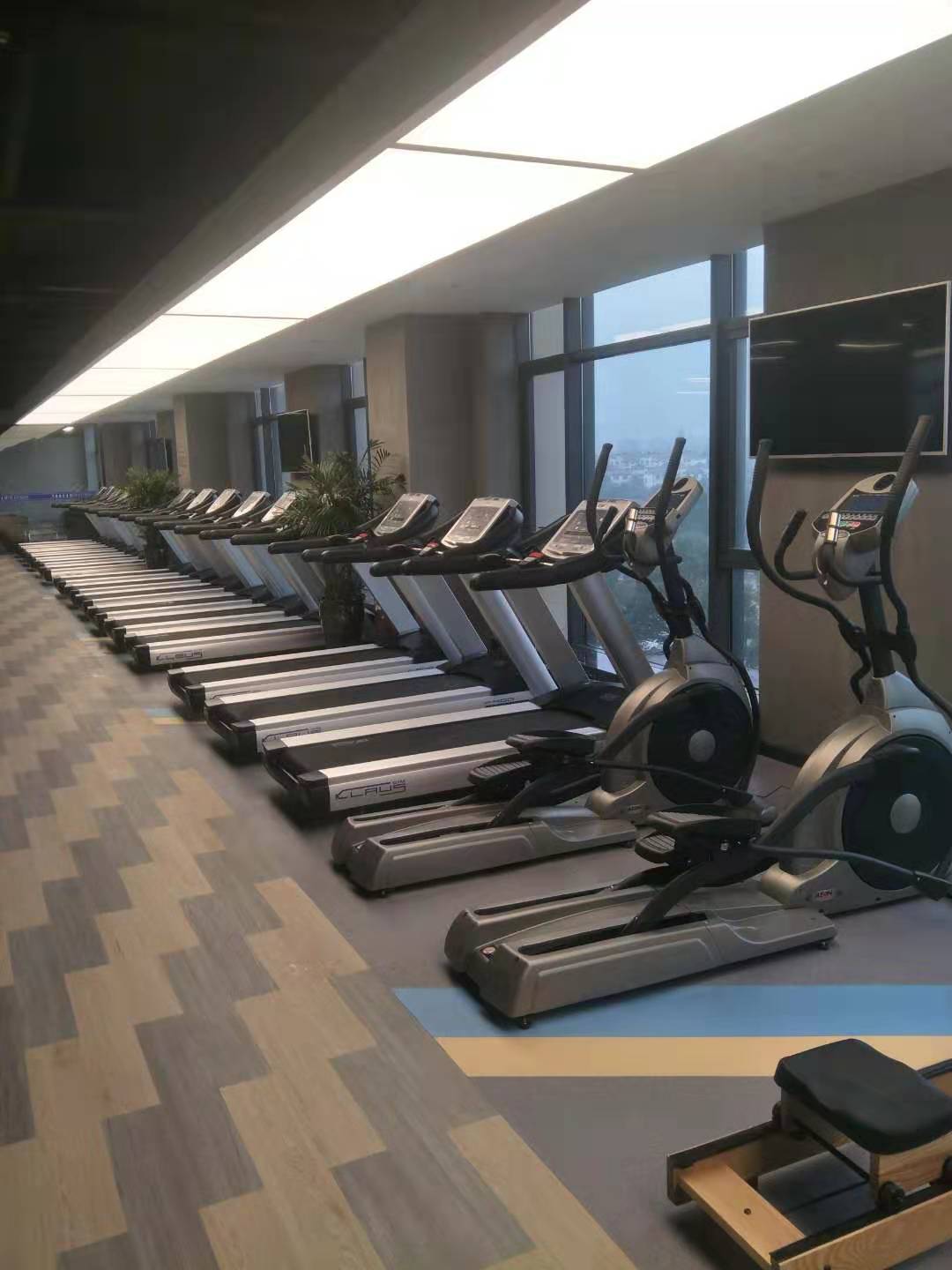 江苏商用跑步机健身器材公司健身房设备供应