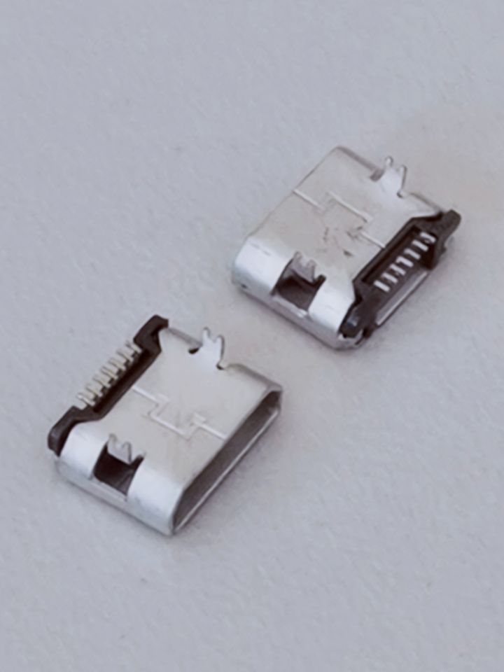 USB插座MICRO7P母座_板上两脚_脚间距5.9MM