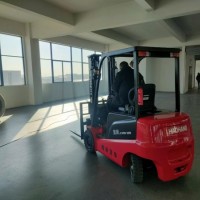 昊航电动叉车1.5吨2吨价格多少qian一台