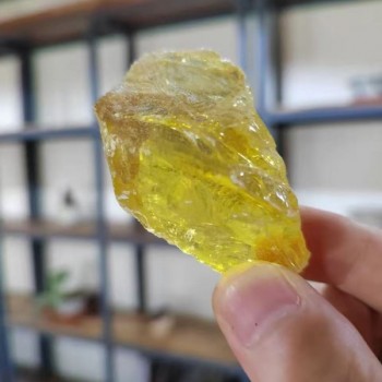 品高纯度松香，好松香一眼就能看出来，干净无杂纯度高现货充足